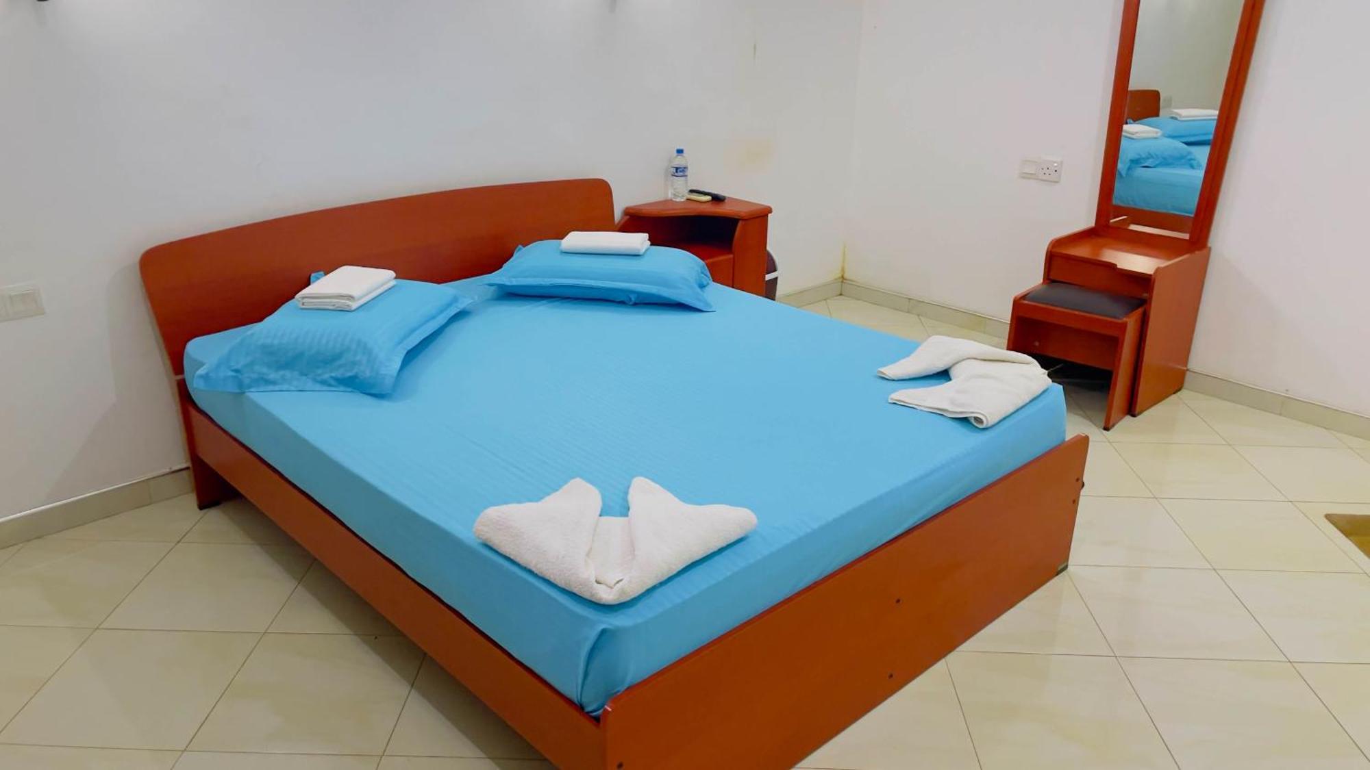 White Eagle Hotel Szigirija Kültér fotó