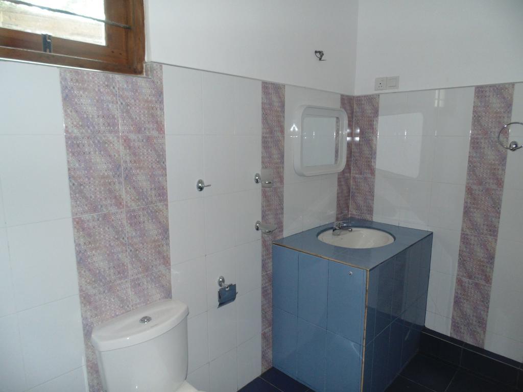 White Eagle Hotel Szigirija Kültér fotó